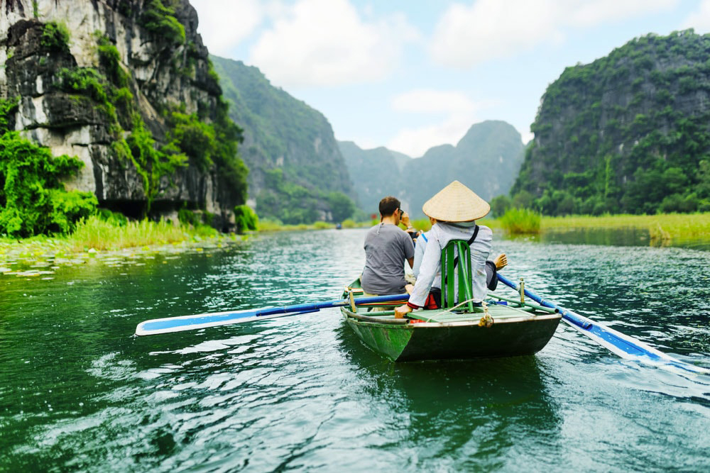 Hanoi - Halong Bay - Hoa Lu - Tam Coc - Hanoi (4 days 3 nights)